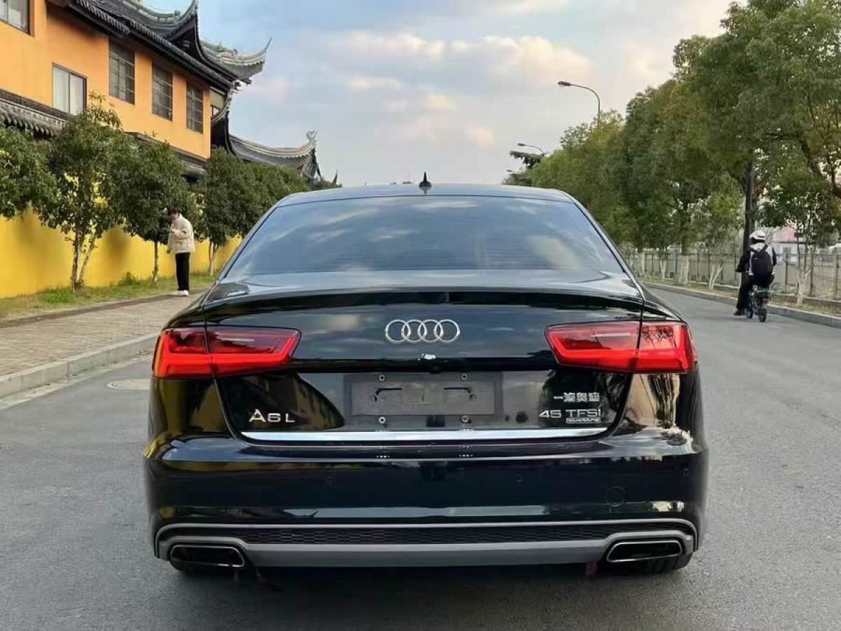 奧迪 奧迪A4L  2018款 30周年年型 45 TFSI quattro 運(yùn)動(dòng)型圖片