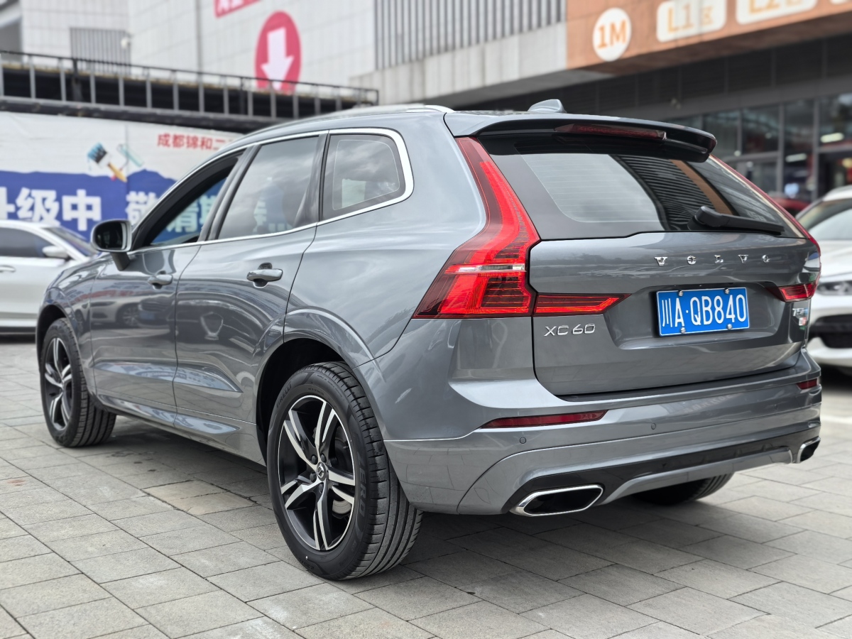 沃爾沃 XC60  2019款 T5 四驅(qū)智遠運動版圖片