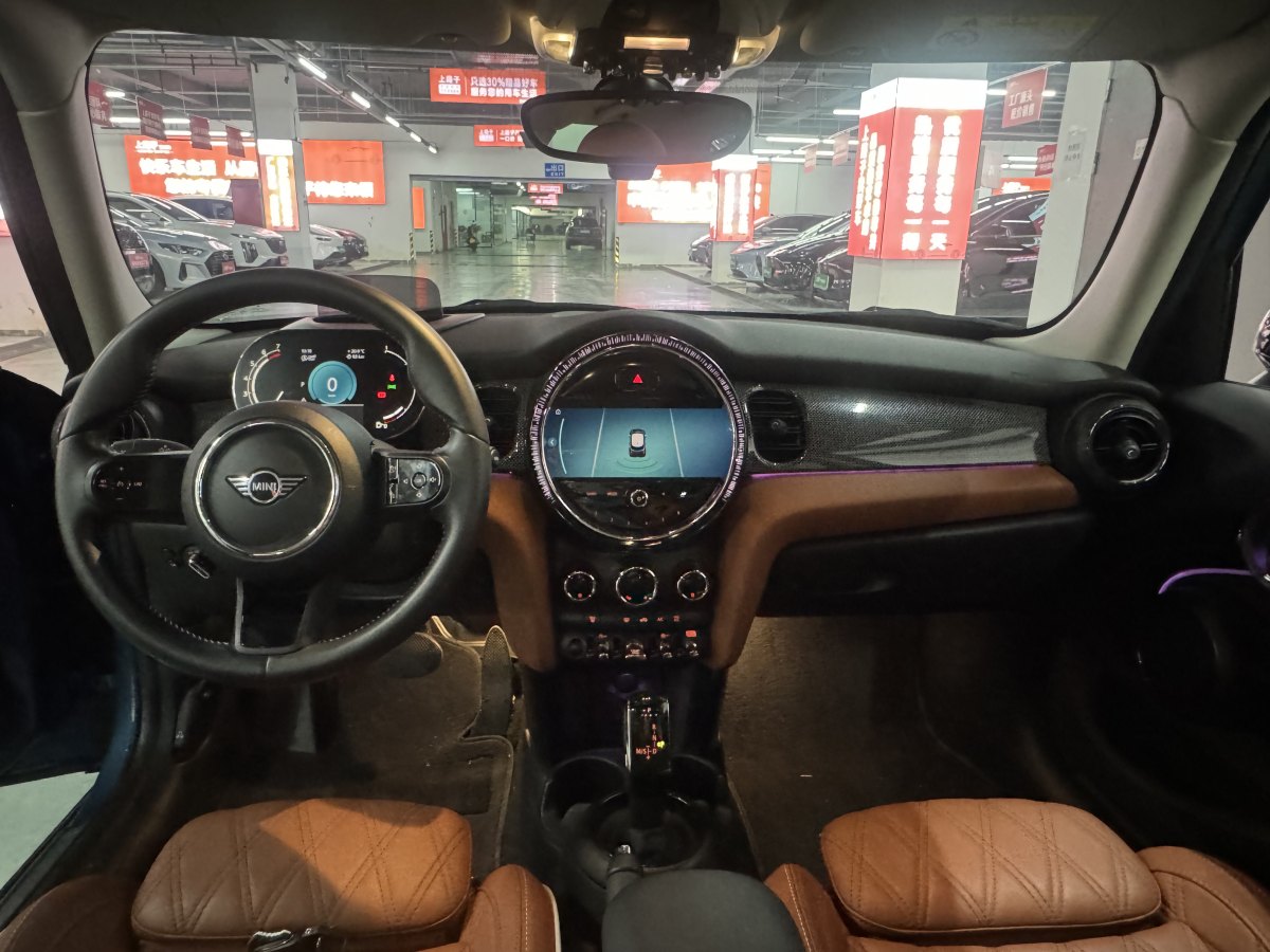 MINI MINI  2022款 1.5T COOPER 藝術(shù)家 五門版圖片