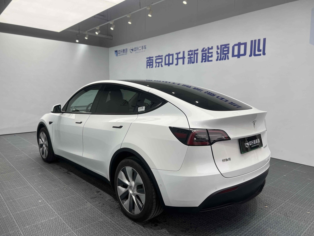 特斯拉 Model 3  2022款 后輪驅(qū)動(dòng)版圖片