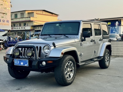 2015年04月 Jeep 牧馬人(進(jìn)口) 3.0L Sahara 四門版圖片