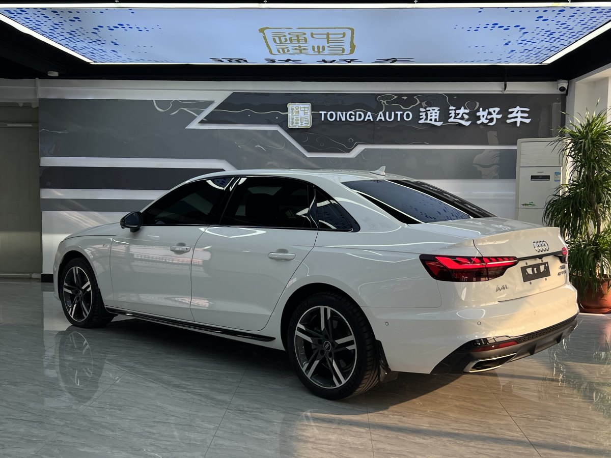 奧迪 奧迪A4L  2020款 40 TFSI 豪華動感型圖片