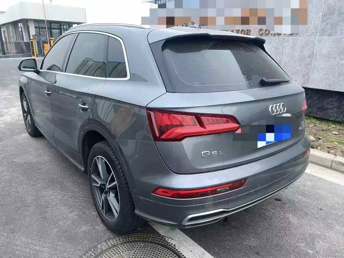 奧迪 奧迪Q3  2020款 35 TFSI 時(shí)尚動(dòng)感型圖片