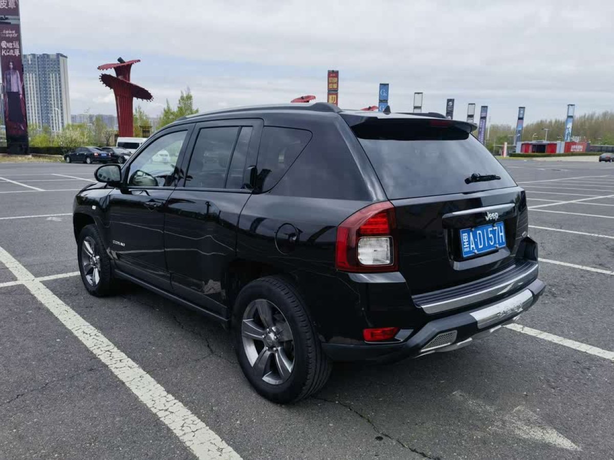 Jeep 指南者  2014款 改款 2.4L 四驅(qū)舒適版圖片