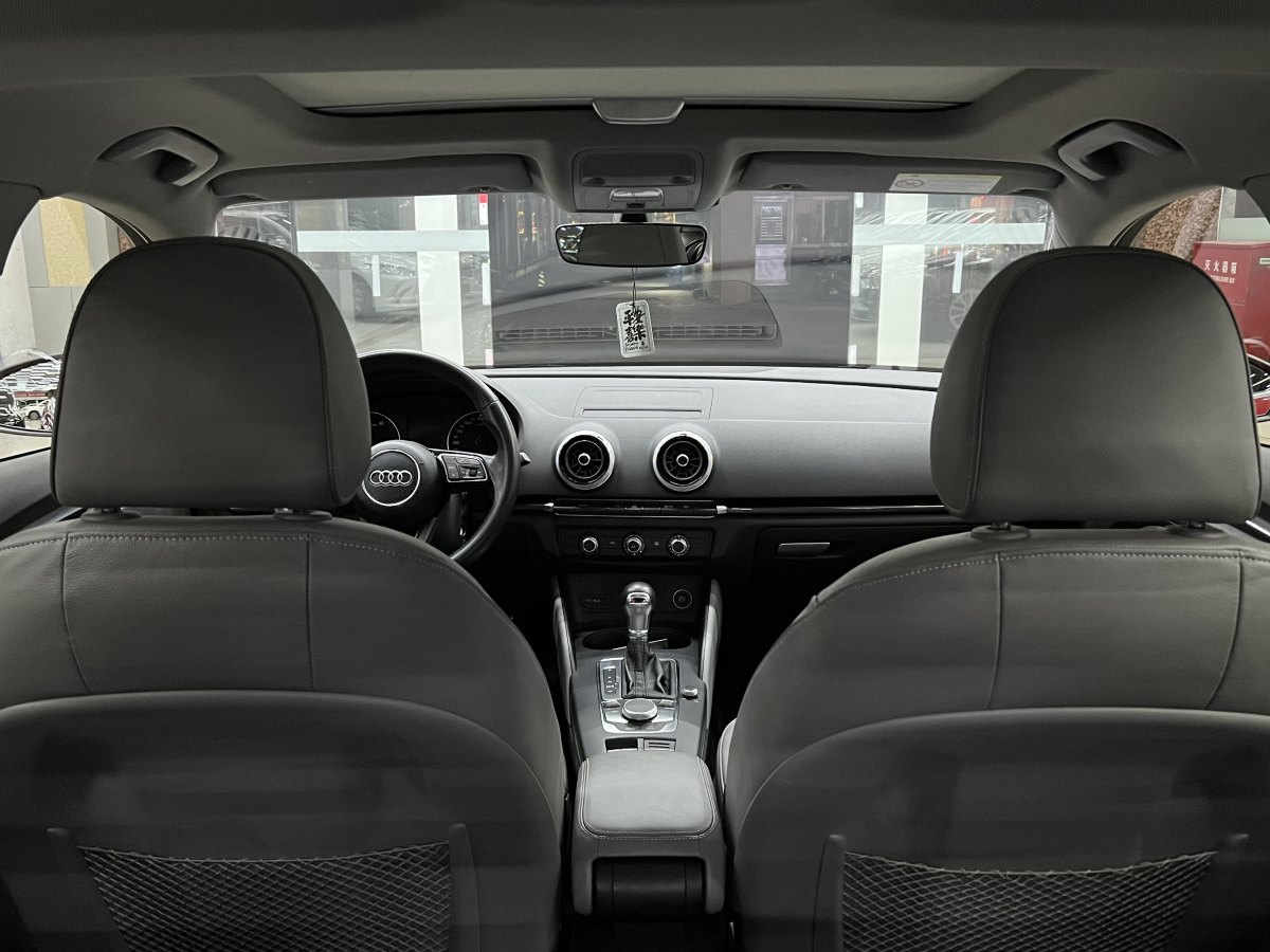奧迪 奧迪A3  2018款 30周年年型 Limousine 35 TFSI 進取型圖片