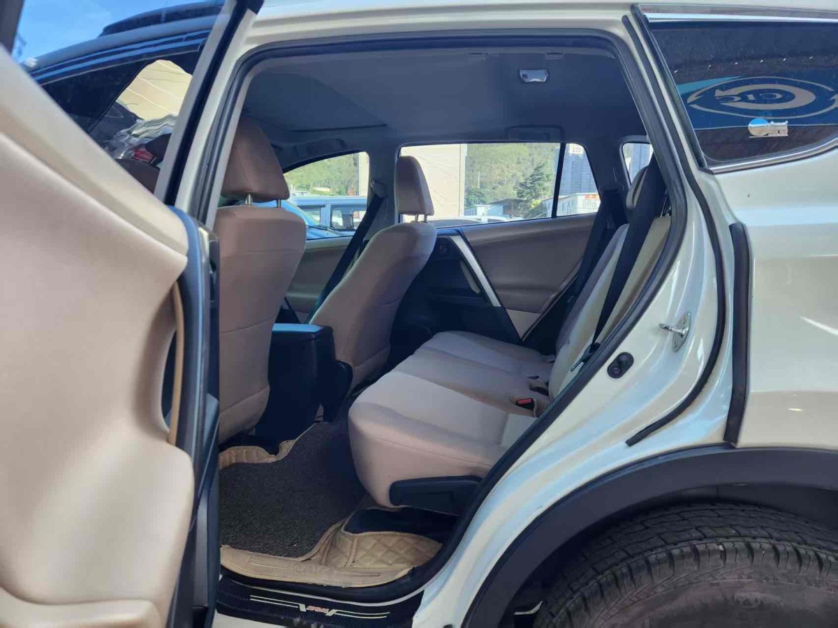 豐田 RAV4  2018款 榮放 2.0L CVT兩驅(qū)風(fēng)尚版圖片