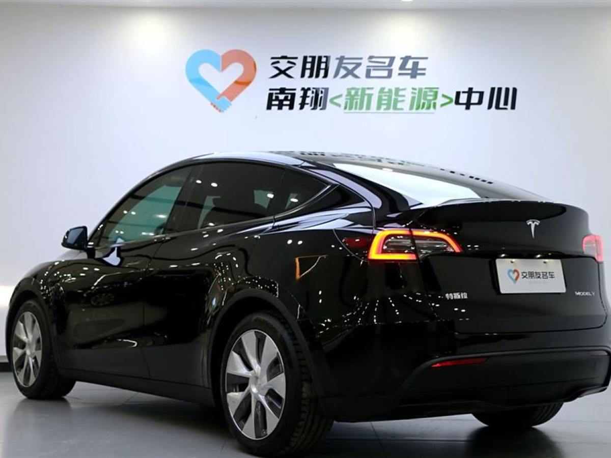 特斯拉 Model 3  2022款 后輪驅(qū)動版圖片