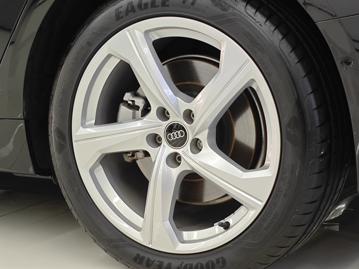 奧迪 奧迪A6L  2023款 改款 45 TFSI quattro 臻選致雅型圖片