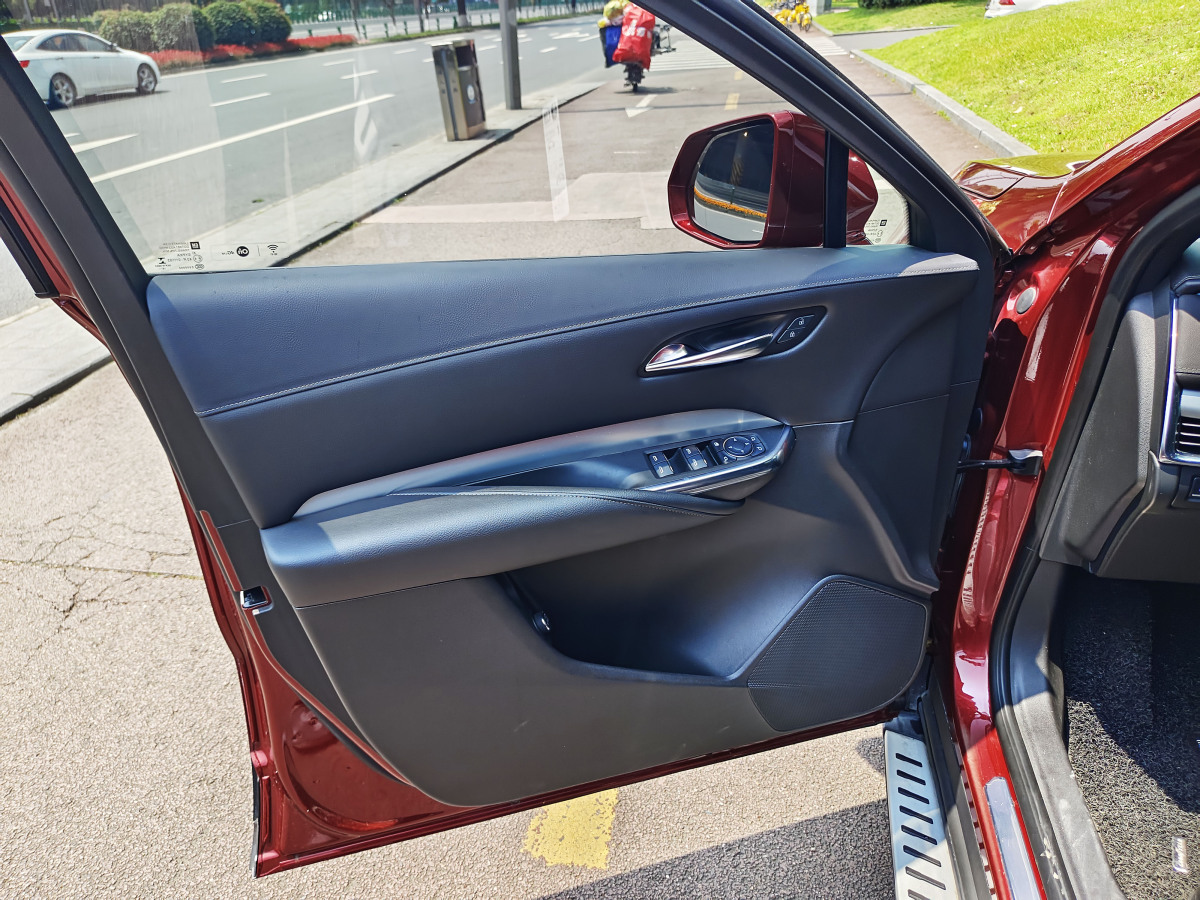 凯迪拉克 XT4  2018款 28T 两驱领先型图片