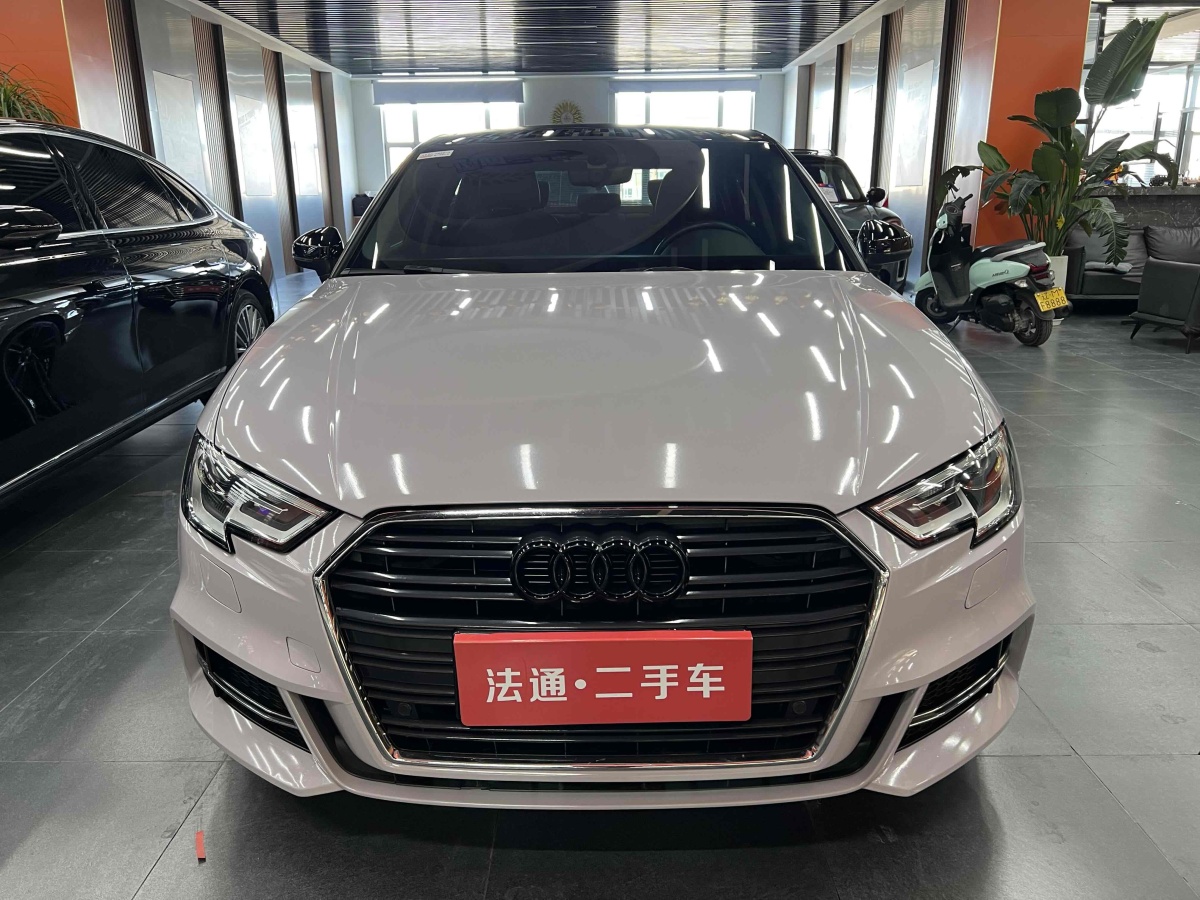 奧迪 奧迪A3  2018款 30周年年型 Limousine 35 TFSI 時(shí)尚型圖片