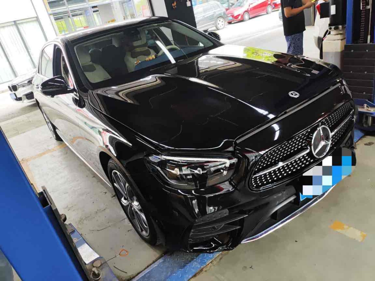奔馳 奔馳E級  2023款 改款 E 300 L 運動豪華型圖片