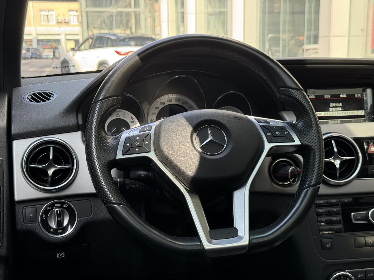 奔馳 奔馳GLK級(jí)  2015款 GLK 260 4MATIC 時(shí)尚型 極致版圖片