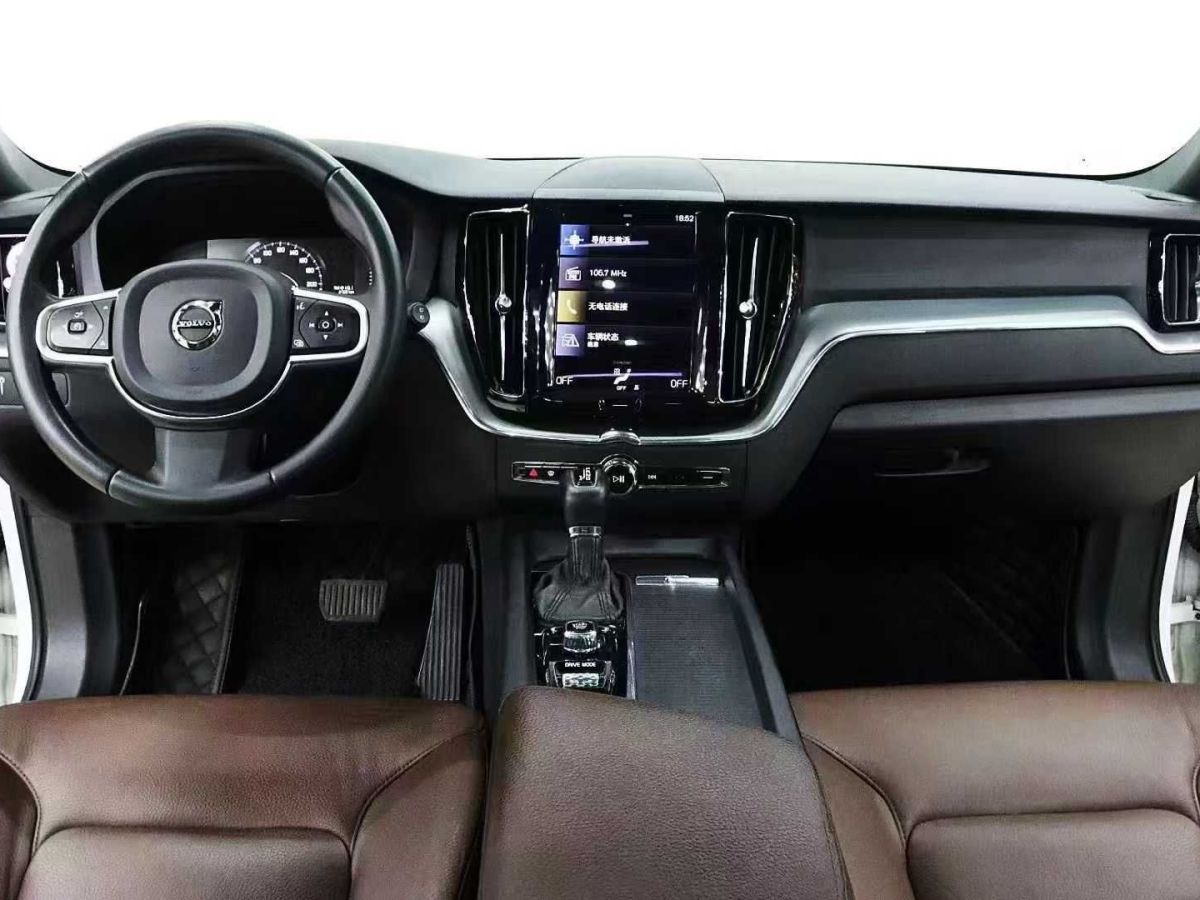 沃爾沃 XC60  2021款 T4 智行豪華版圖片