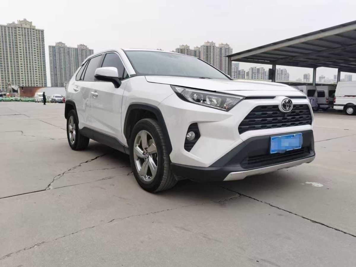 豐田 RAV4  2018款 榮放 2.0L CVT兩驅(qū)風(fēng)尚版圖片