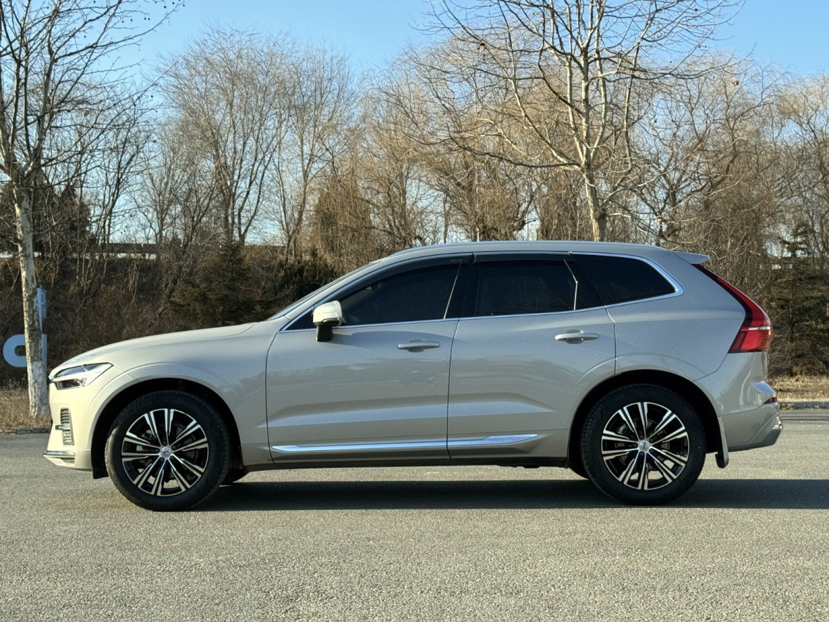 沃爾沃 XC60  2022款 B5 四驅(qū)智遠(yuǎn)豪華版圖片