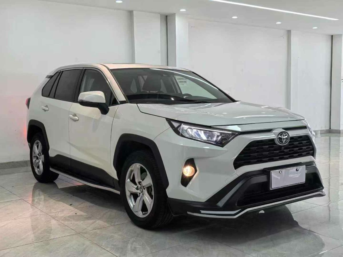 2019年12月豐田 RAV4榮放  2019款  2.0L CVT兩驅(qū)風(fēng)尚版 國(guó)VI