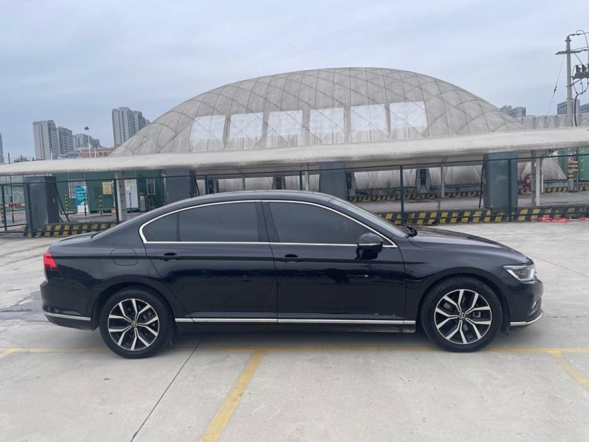 大眾 邁騰  2020款 330TSI DSG 領(lǐng)先型圖片