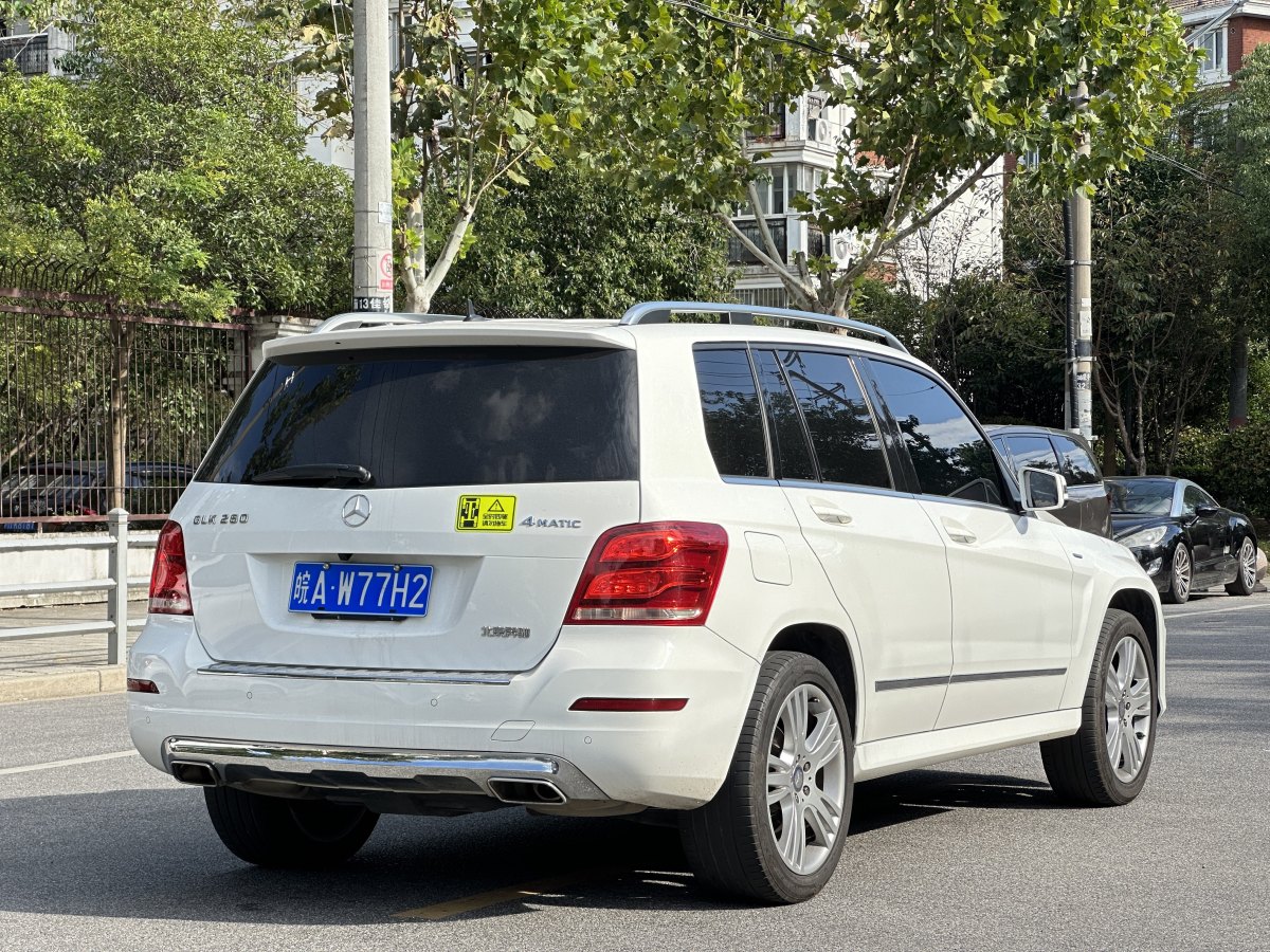 奔馳 奔馳GLK級(jí)  2015款 GLK 260 4MATIC 動(dòng)感型 極致版圖片