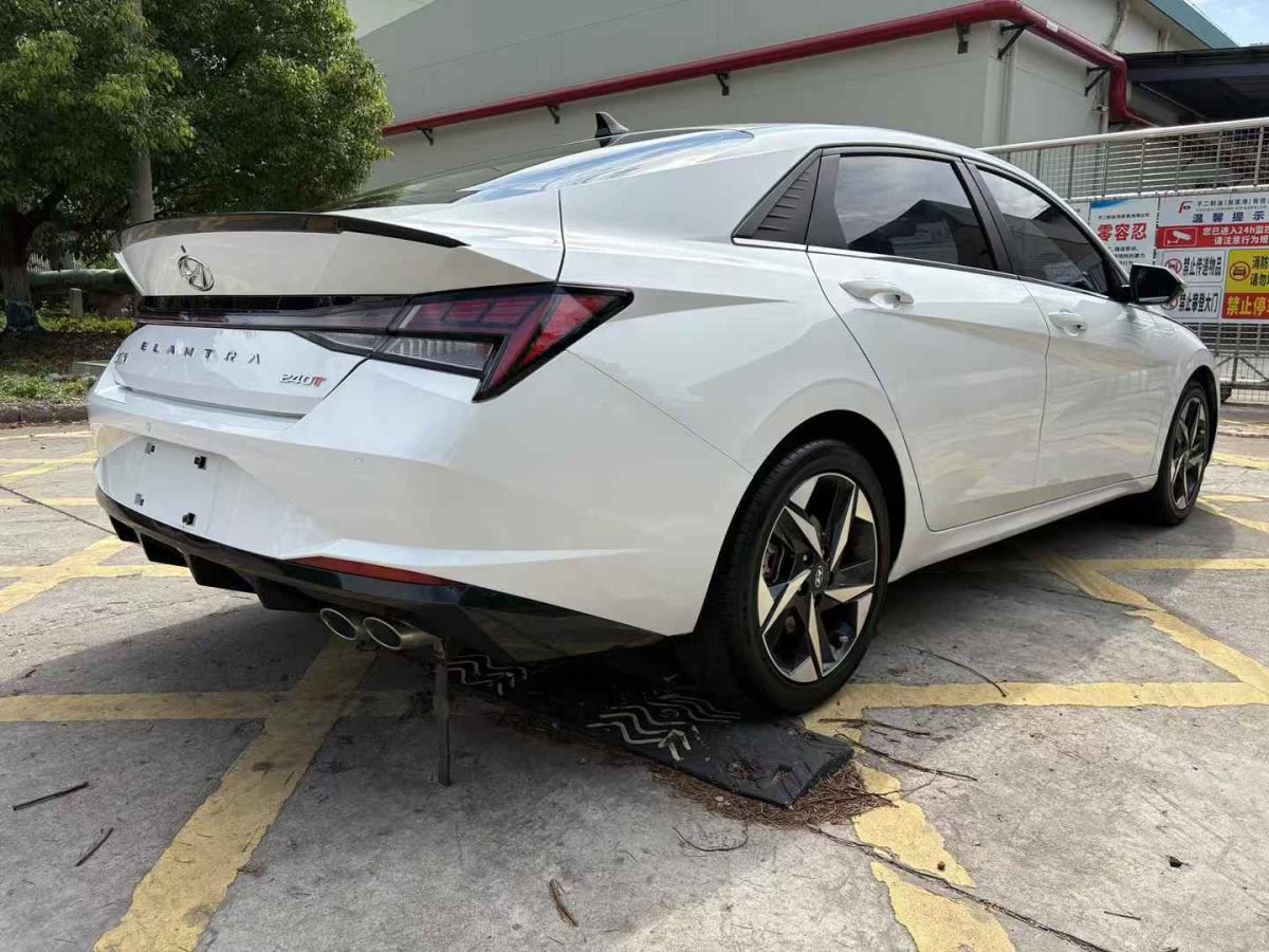 現(xiàn)代 伊蘭特  2022款 1.5L CVT 20周年紀念款圖片