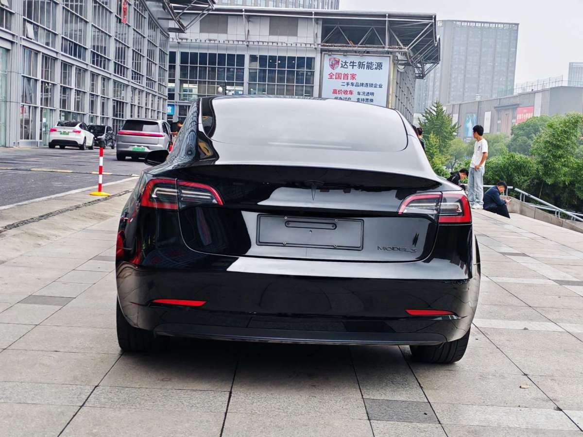 特斯拉 Model 3  2022款 改款 后輪驅(qū)動版圖片