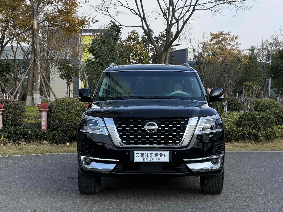 日產(chǎn) 途樂(lè)  2014款 5.6L LE圖片