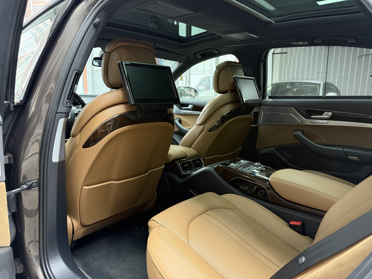 奧迪 奧迪A8  2014款 A8L 45 TFSI quattro豪華型圖片