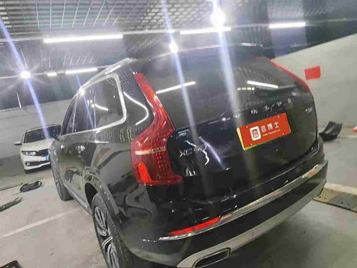 沃爾沃 XC90新能源  2020款 改款 E驅(qū)混動(dòng) T8 智尊豪華版 7座圖片