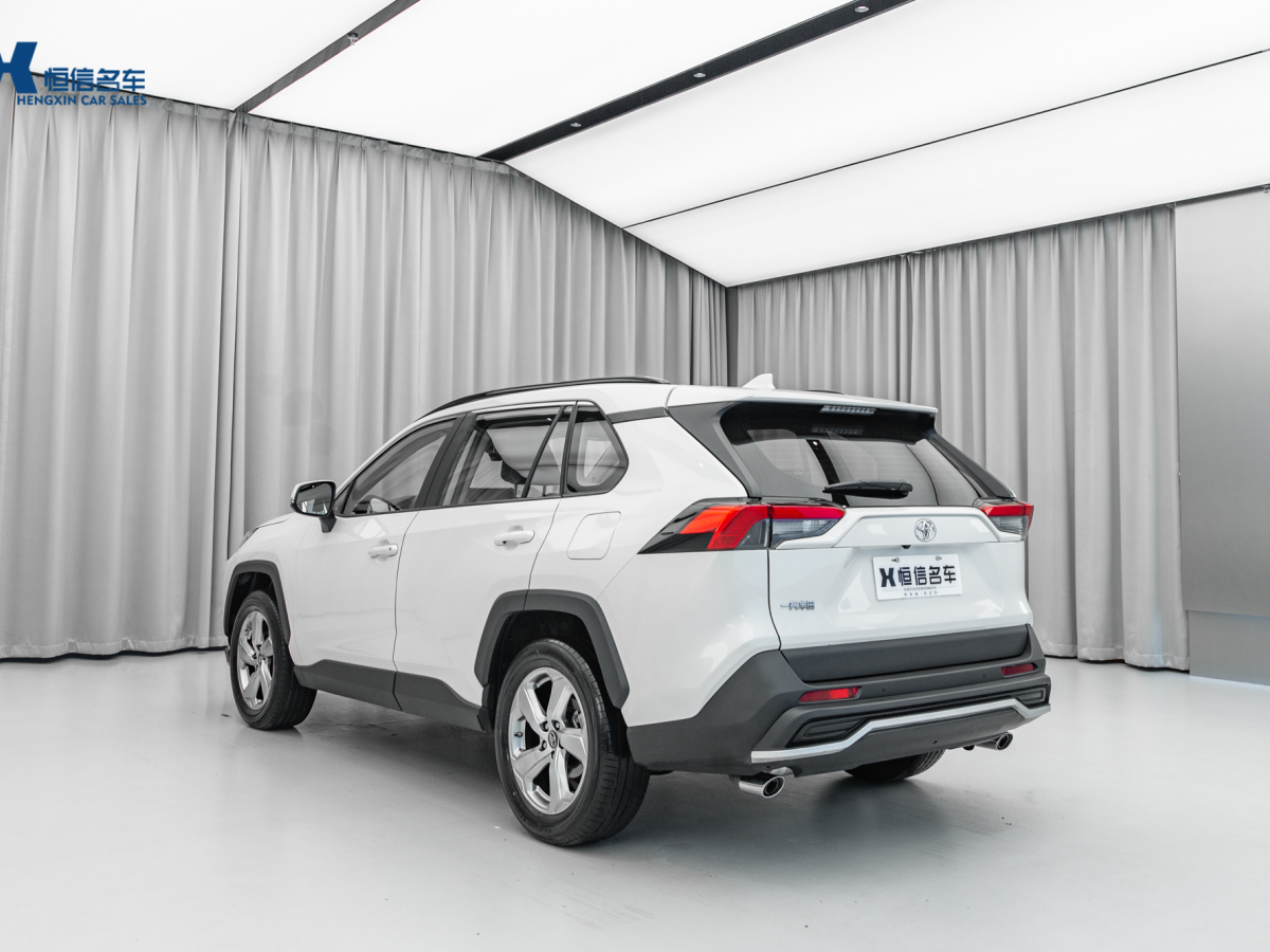 豐田 RAV4  2018款 榮放 2.0L CVT兩驅(qū)風(fēng)尚版圖片