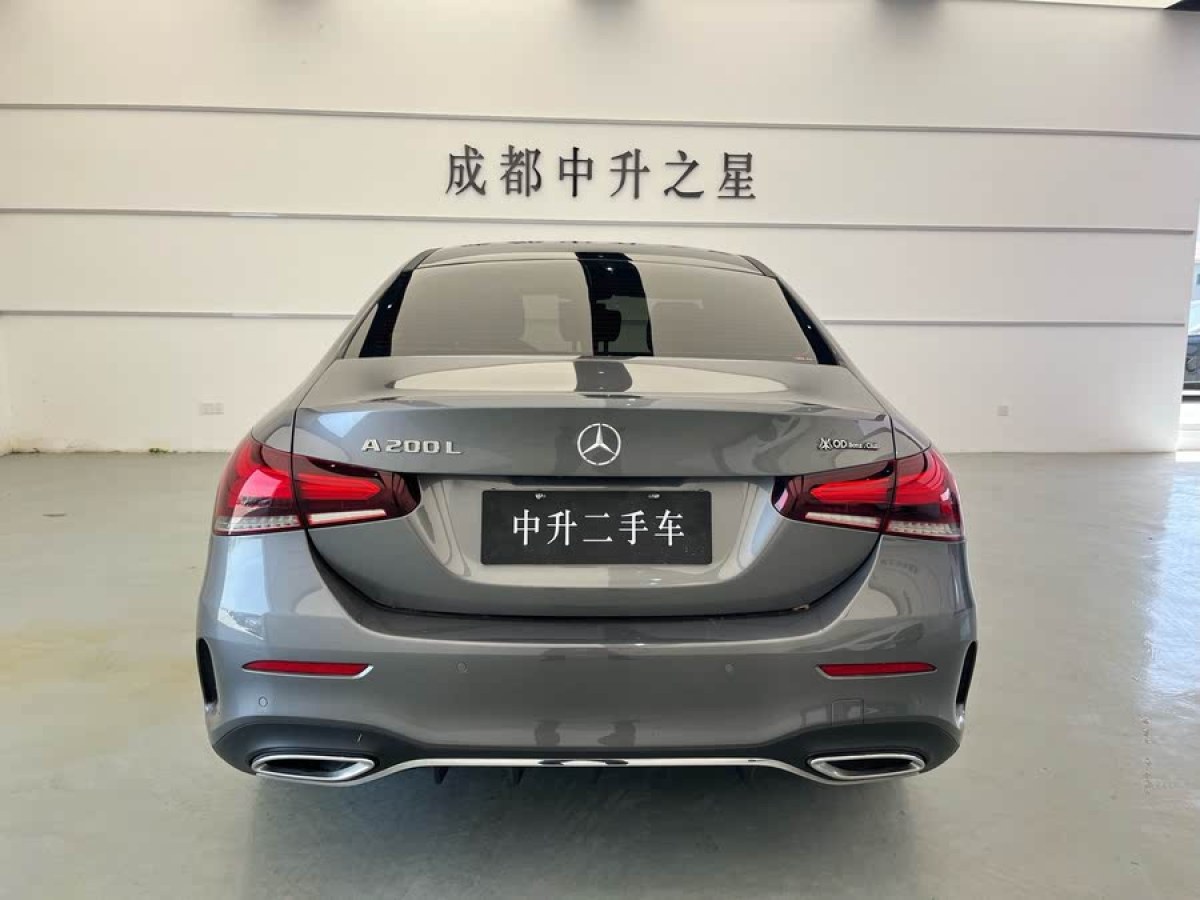 奔馳 奔馳A級  2020款 改款 A 200 L 運動轎車時尚型圖片