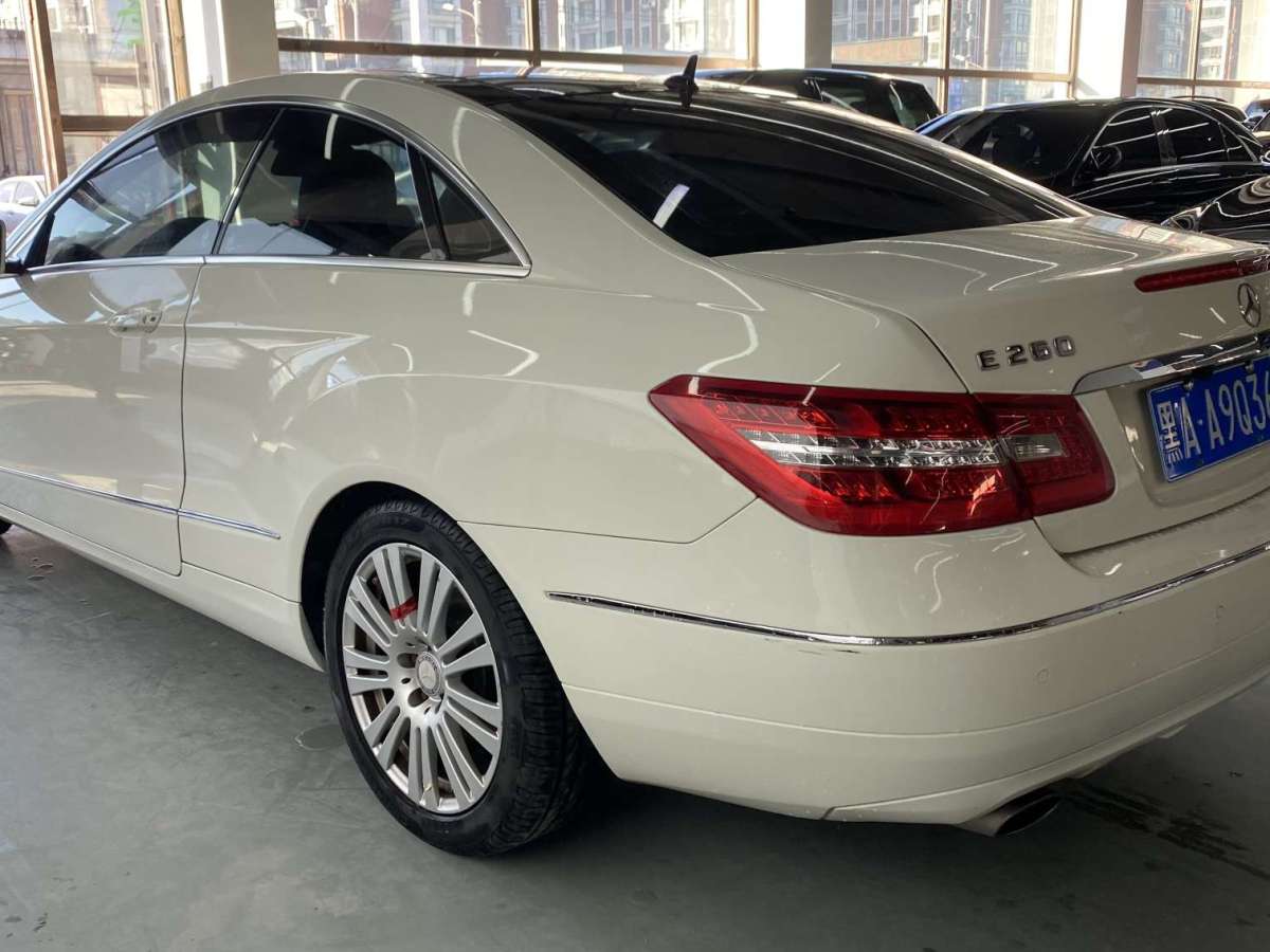 奔馳 奔馳E級  2010款 E 260 L CGI優(yōu)雅型圖片