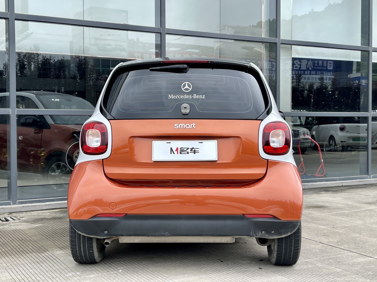 smart fortwo  2015款 1.0L 52千瓦硬顶灵动版图片