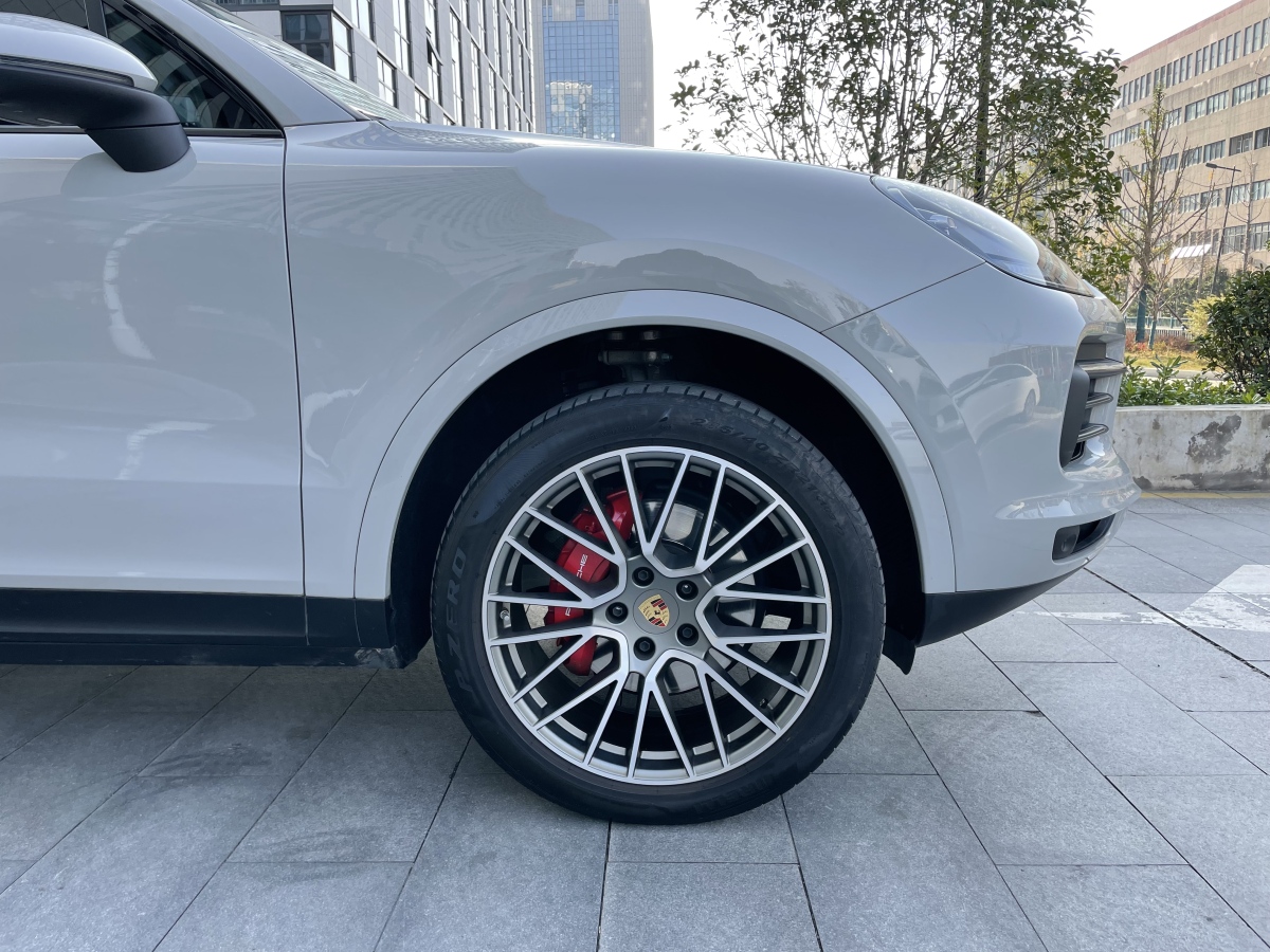 保時(shí)捷 Cayenne  2023款 Cayenne 3.0T 鉑金版圖片