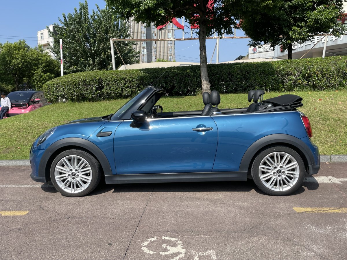 MINI MINI  2022款 改款 1.5T COOPER CABRIO 經(jīng)典派圖片