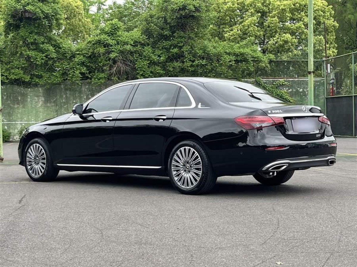 奔馳 奔馳E級(jí)  2023款 改款 E 300 L 豪華型圖片