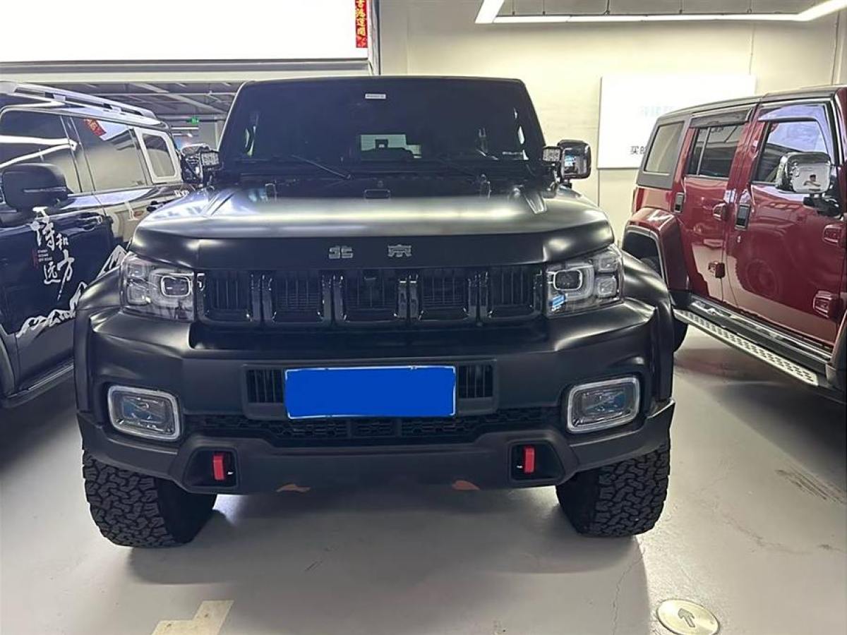 北京 BJ40  2023款 2.0D 自動四驅刀鋒英雄版?zhèn)b客型圖片