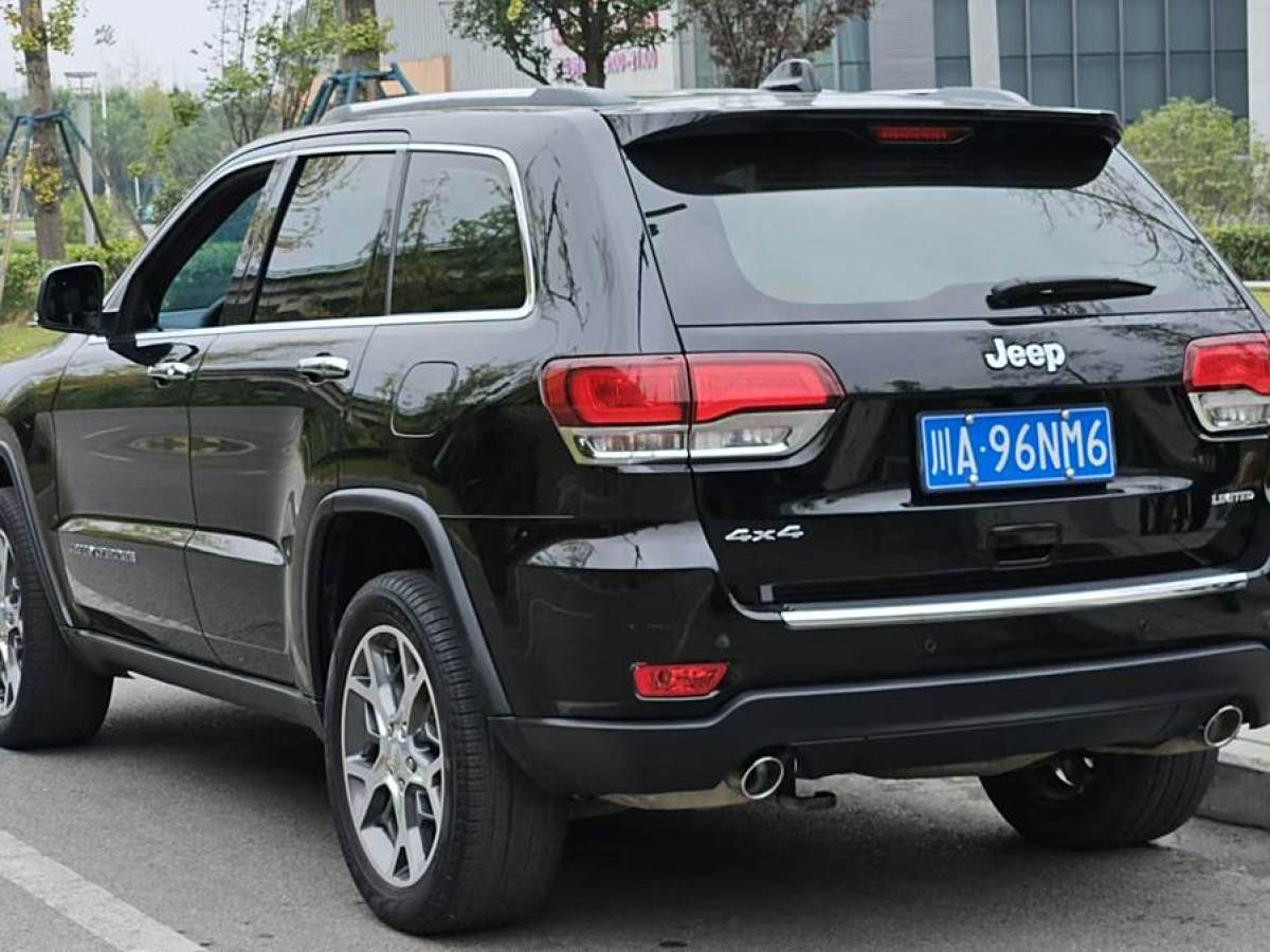 Jeep 大切諾基  2020款 3.0L 精英導航版圖片