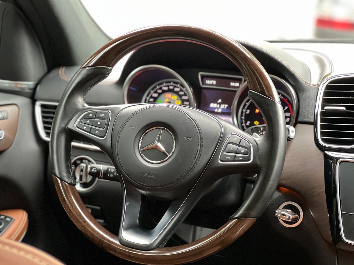 奔驰 奔驰GLS  2017款 GLS 500 4MATIC图片