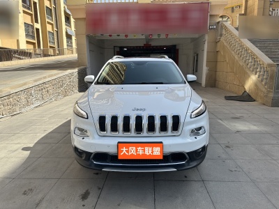 2017年1月 Jeep 自由光 2.4L 優(yōu)越版圖片