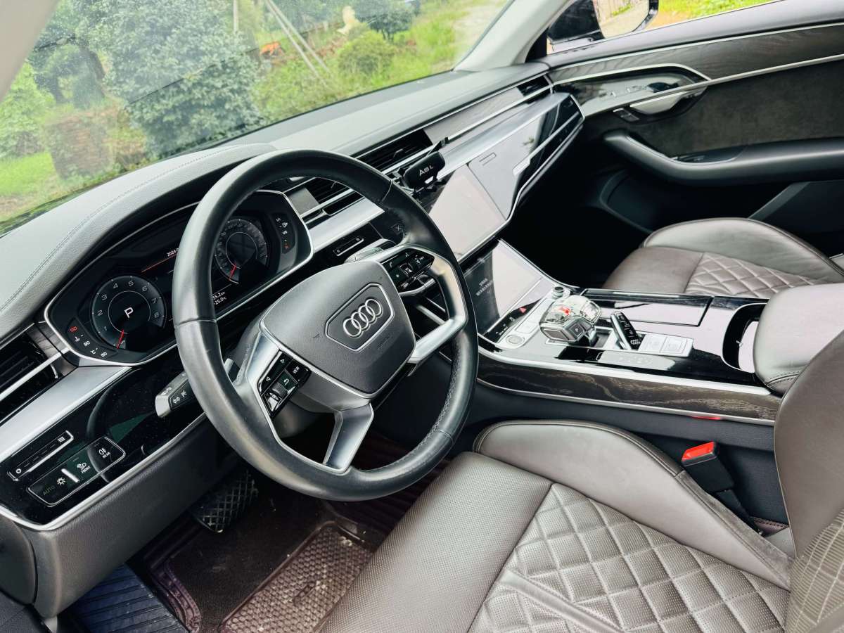 2021年8月奧迪 奧迪A8  2021款 A8L 50 TFSI quattro 舒適型