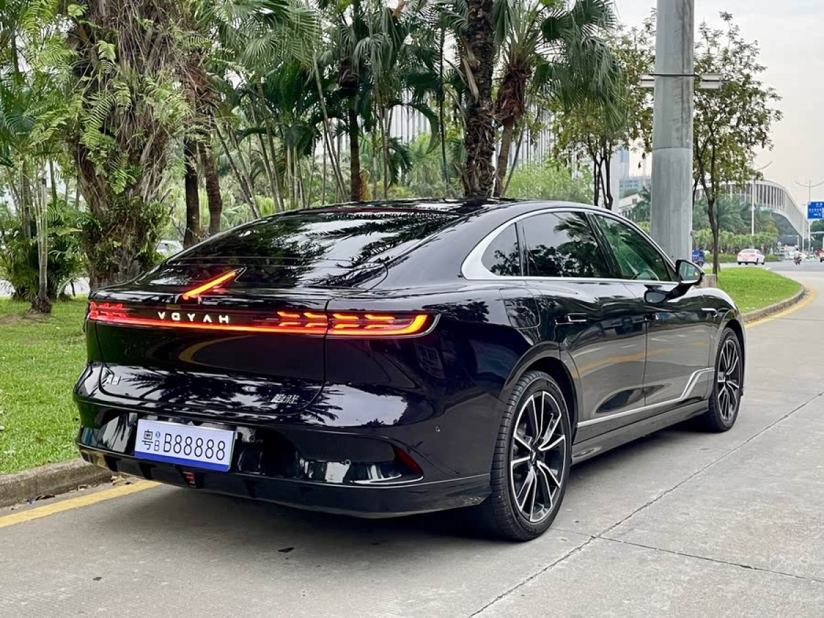 嵐圖 嵐圖追光  2024款 PHEV 四驅(qū)超長續(xù)航旗艦版圖片