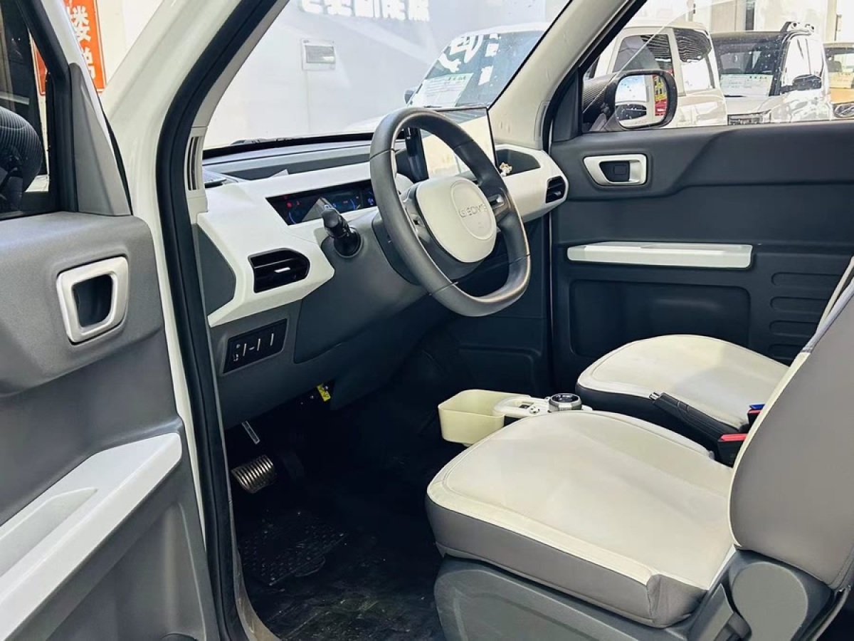 吉利 熊貓mini  2024款 200km 熊貓騎士圖片