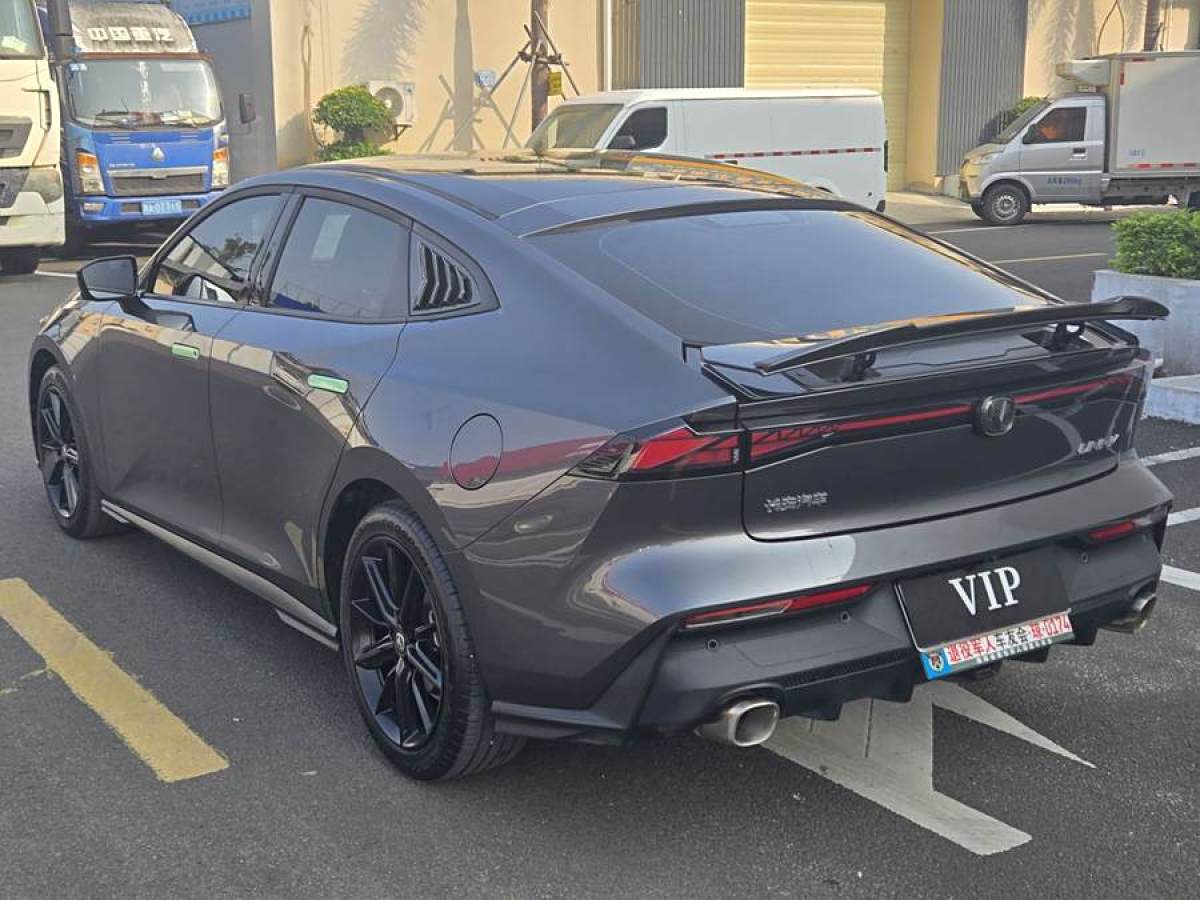 長(zhǎng)安 長(zhǎng)安UNI-V  2023款 1.5T 尊享型圖片