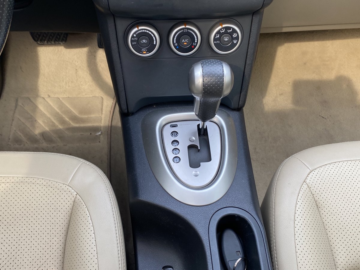 日產(chǎn) 逍客  2012款 2.0XV 雷 CVT 2WD圖片