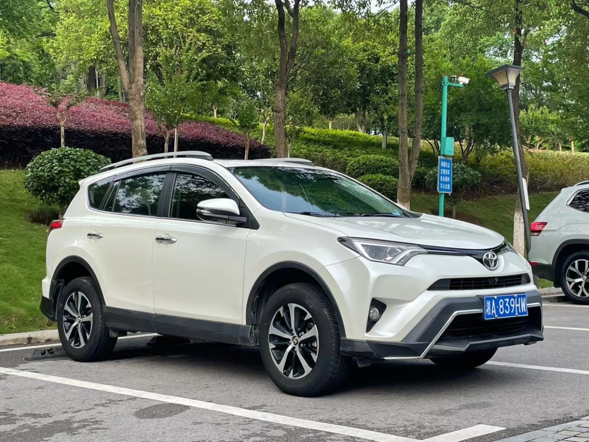 2019年8月豐田 RAV4榮放  2019款  2.0L CVT兩驅(qū)風(fēng)尚版 國VI