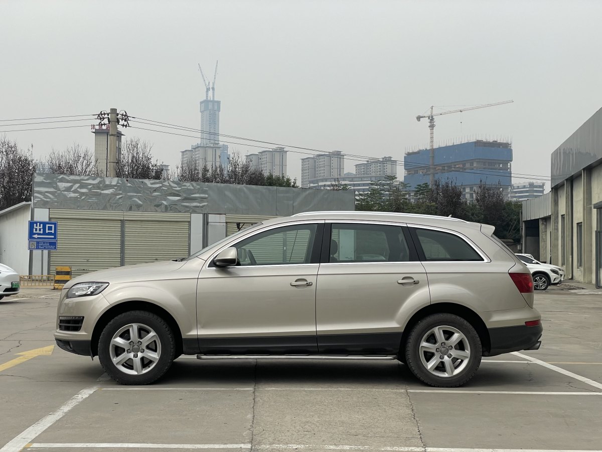 奧迪 奧迪Q7  2013款 35 TFSI 進(jìn)取型圖片