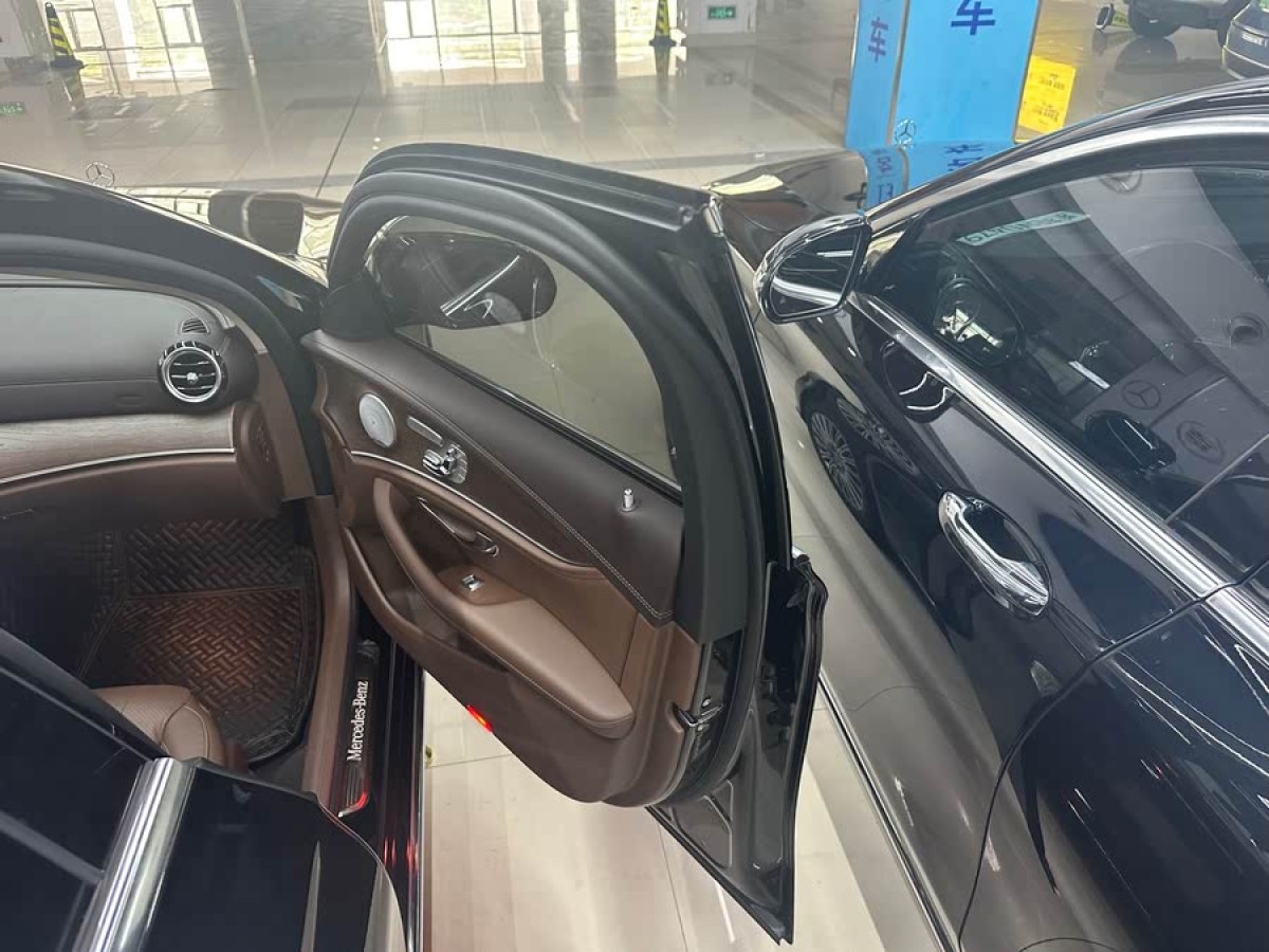 奔馳 奔馳E級(jí)  2021款 改款 E 300 L 時(shí)尚型圖片
