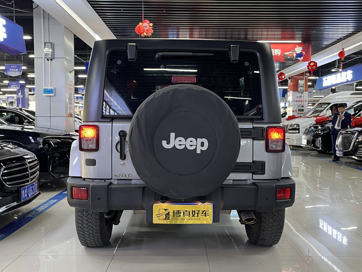 Jeep 牧馬人  2014款 2.8TD Sahara 四門版圖片