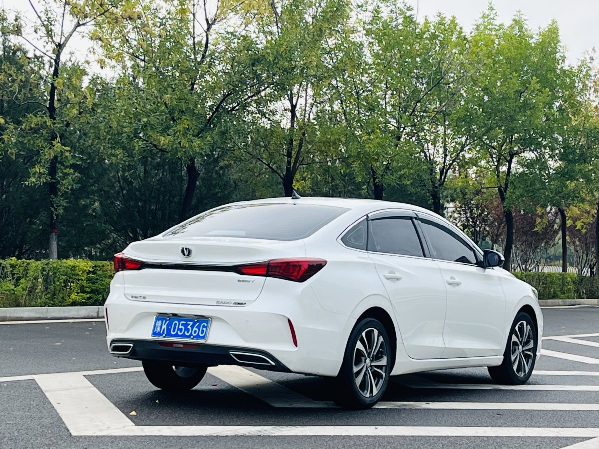 長(zhǎng)安 逸動(dòng)  2021款 PLUS 藍(lán)鯨NE 1.4T GDI DCT旗艦型圖片