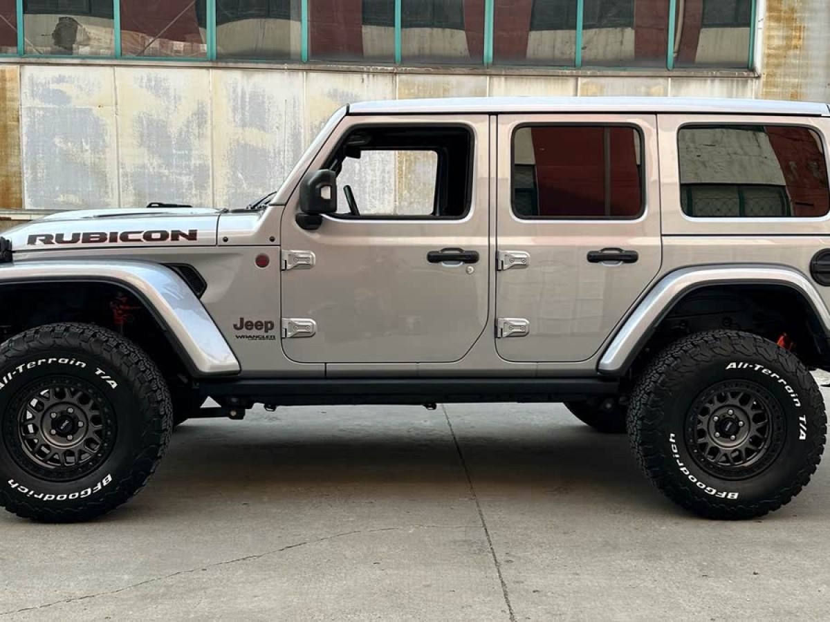 Jeep 牧馬人  2024款 2.0T 羅賓漢四門版圖片