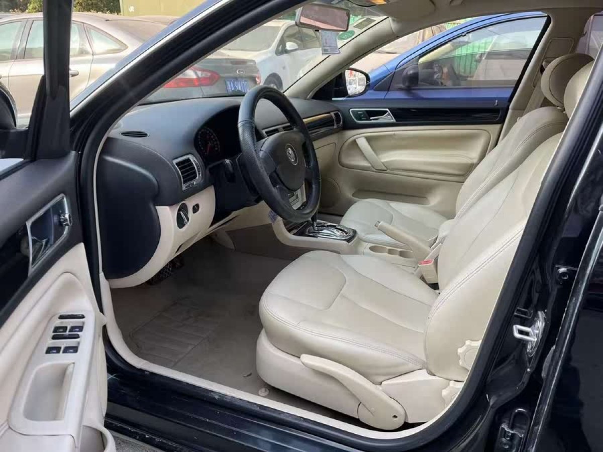 大眾 Passat領(lǐng)馭  2011款 1.8T 自動尊品型圖片